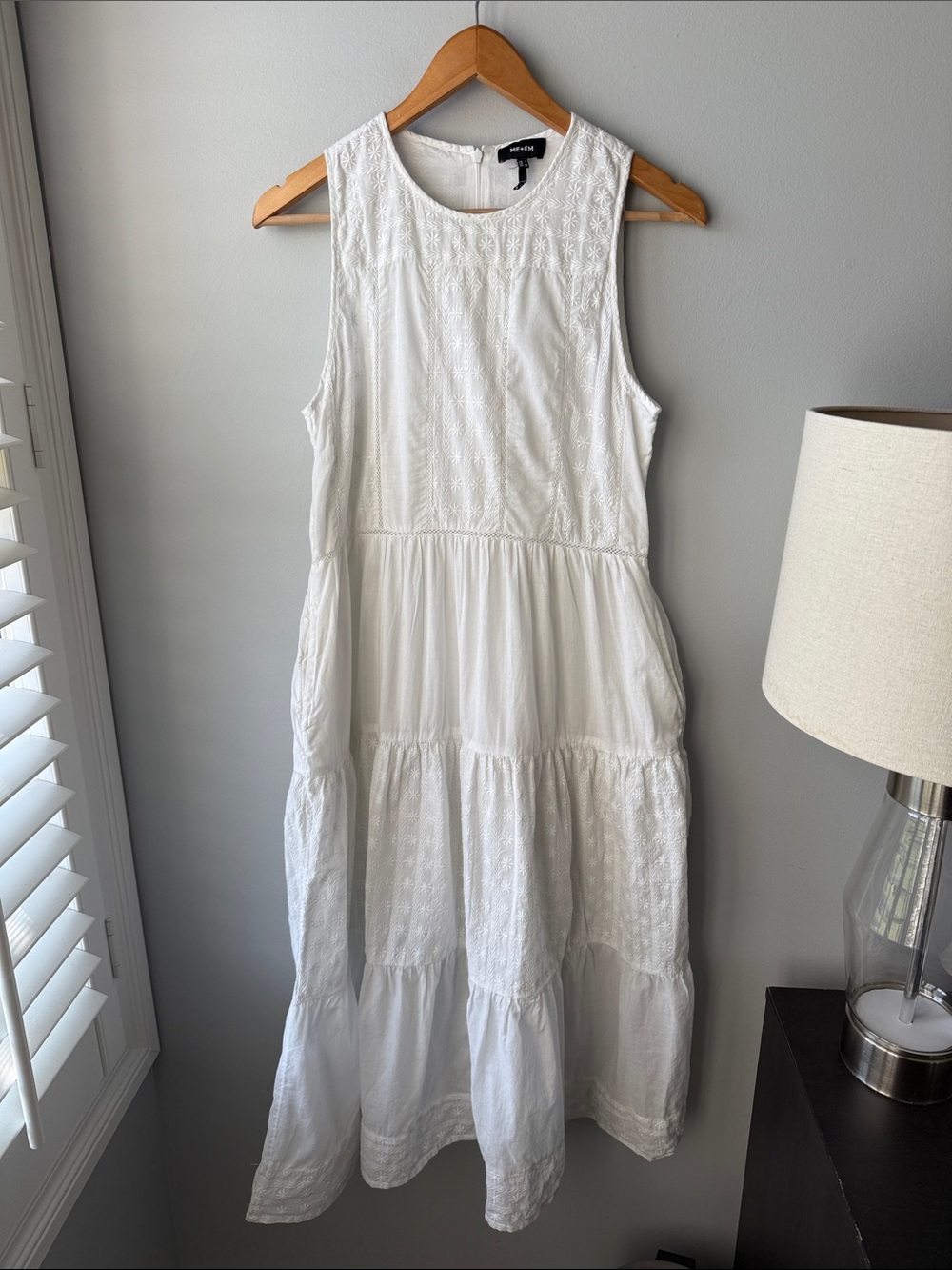 ME + EM Tiered White Embroidered Midi Sleeveless Dress